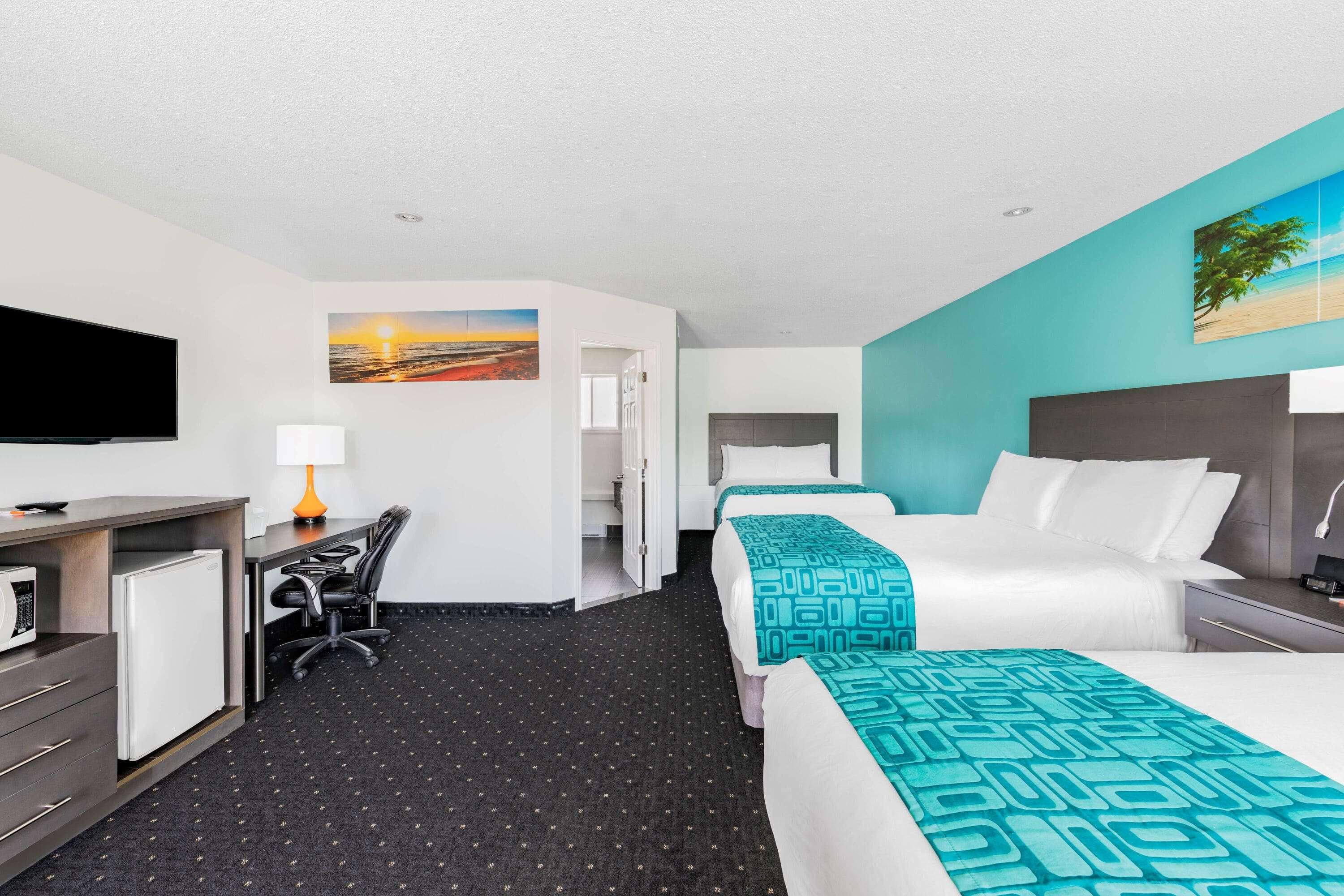 Howard Johnson By Wyndham Gananoque Exterior photo