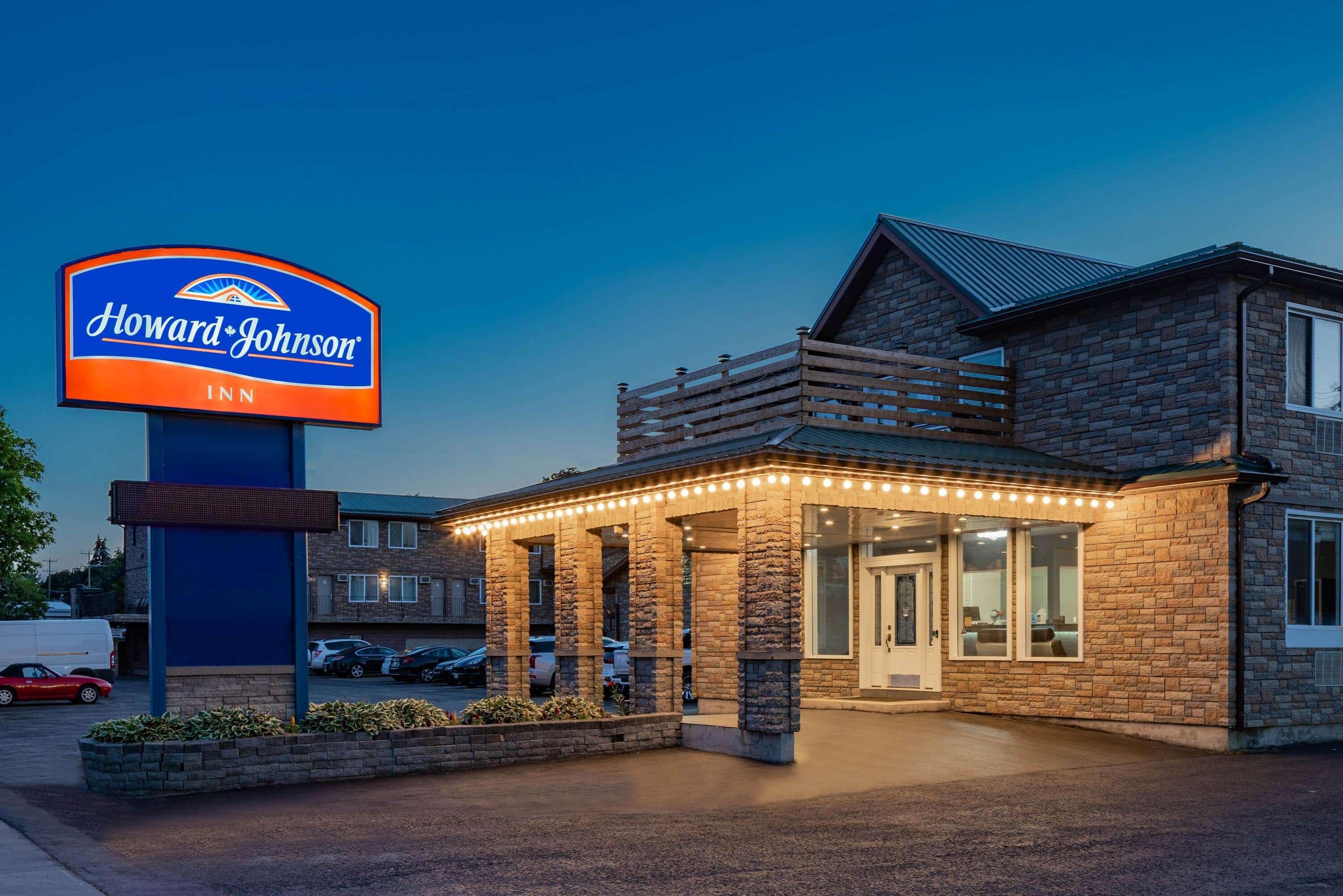 Howard Johnson By Wyndham Gananoque Exterior photo